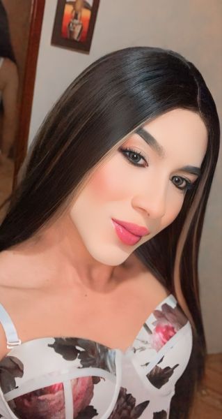 Hola soy Mia🤍 Llegué renovada para complacerte en todo los sentidos, cariñosa, educada, elegante y full complaciente 