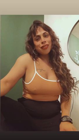 Ariana Hot