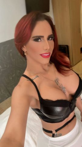 Samantha Hot