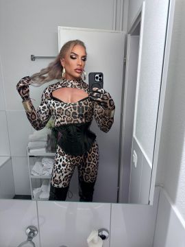 Sabrina Bombon