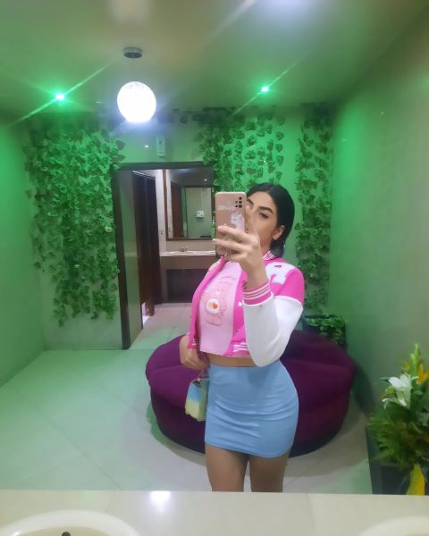 Soy una chica delgada,alta,haciada y  educada cobro 75 por hora solo atiendo  en san salvador listo😎🤑