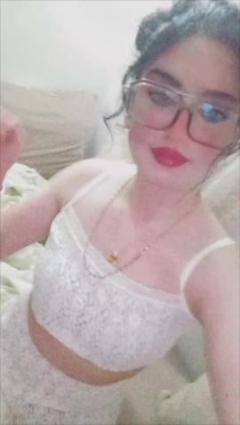  Almas Queen