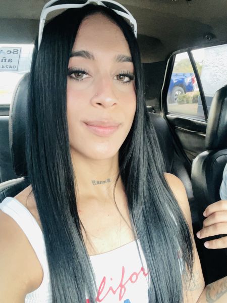 Hola soy victoria una chica  muy caliente juguetona te complazco muy bien 19 Años te sirven tragona pasiva 😍🥵🥵🥵🥵 solo pasiva complaciente solo personas solvente no Ando pendiente de conocer ah nadie Almenos que me pague para salir y conocernos mi tiempo vale ok muy Sociable 💋🥹