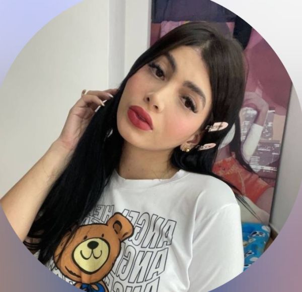 FOTOS 100% REALES

Me encanta susurrarte al oído mientras te doy placer intenso

Me gusta que me guíes en cada movimiento, siendo tu muñeca

Baños sensuales para comenzar nuestro encuentro

Servicio completo sin prisas, tu tiempo es mío

Lugar acogedor y privado, con estacionamiento disponible

Encuentros fuera, tríos y noches completas

Puedo invitar a mis amigas para acompañarnos(805) 805-1801