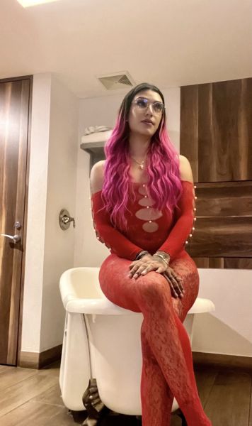 SE UN SECRETO MAS DE VICTORIA ÚNICOS DÍAS!!! $2,000

Hola amor soy victoria una bella y tierna trans de 24 años delgada y alta, mido 1.80 con una dotación de 19 cm te brindare el mejor servicio de sexo 100% garantizado y discreto

Soy sexy y muy complaciente comprueba con tus ojos la verdadera belleza de una trans querrás repetir una y otra vez sin problema de rol. Activa pasiva o inter fotos reales y verificadas nada de engaños