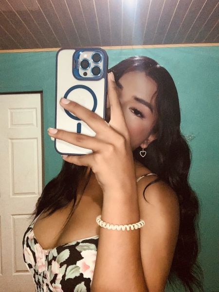 Chica trans linda de 21 años 
