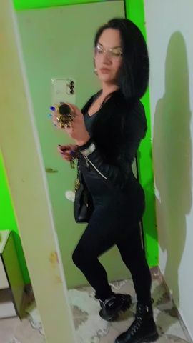 Ariana L