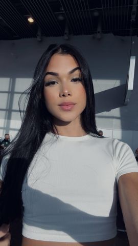 Juliabresiliene18