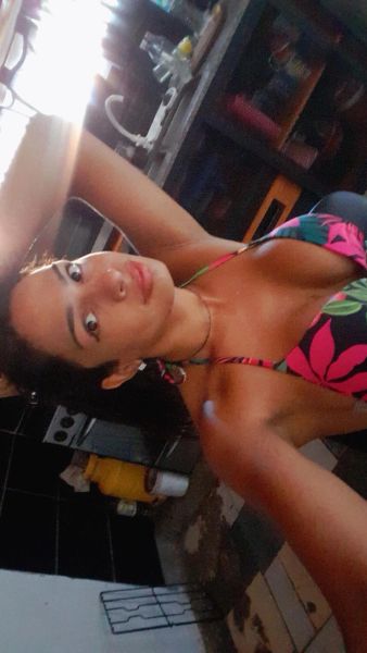 Soy Extrovertida, divertida, me gusta pasarla bien en el momento de brindar mis servicios, soy tranquila y discreta, entreno 4 veces a la semana, soy muy fogosa me encanta el sexo aparte de trabajar.  Buen trato y cariñosa tambien ♡