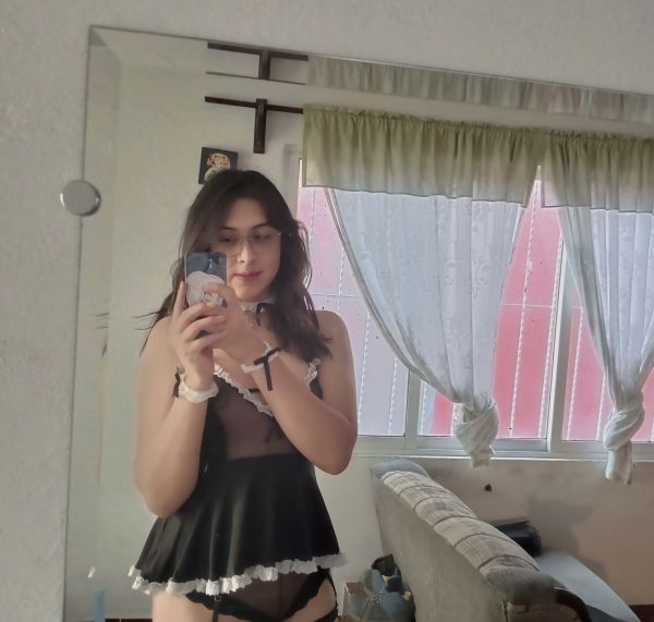 Hiii, me llamo Melissa, tengo 23 años, mido 1.85
4 años en hormonas, sin operaciónes full pasiva y me encanta ser sumisa en la intimidad, me gusta mucho que me usen y me dominen duro, que me den órdenes y obedecer, complacer y divertirme mucho, me gusta mucho hacer garganta profunda y coger por horas <3