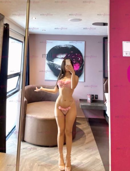 Hola mi nombre es Olivia soy una jovencita de 20 años, soy nueva en el portal, ven y pasémosla increíble mi x es oliiviaa01
Mi Instagram es oliviantario 