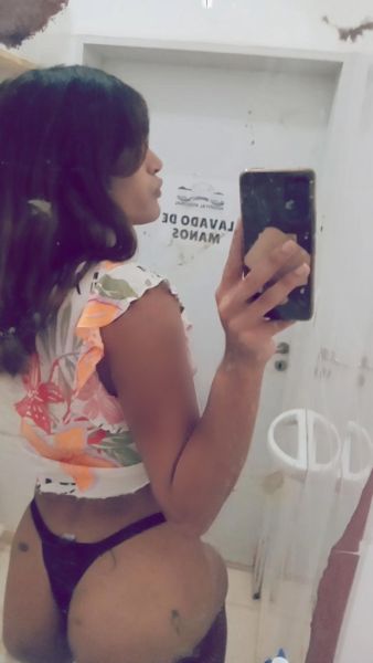 Hola mis amores ando con muchas ganitas de pasarla increíble y cumplir muchas fantasías 