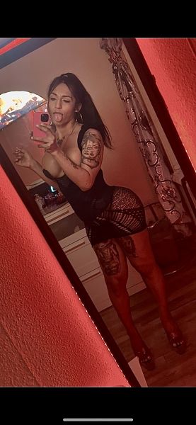 Neue Latino Trans wartet auf Dich erstmals in Alemania 😈💋  Du bist auf der Suche nach dem besonderen erotischen Erlebnis? Dann besuche mich, Top Trans Sophia, jetzt neu in Mönchengladbach und lass Dich verwöhnen.  Bei mir vergisst Du Zeit und Ort. Du wirst von meiner natürlichen Ausstrahlung begeistert sein. Ich bin immer geil und will mit Dir Deine geheimen Fantasien erleben. Dabei verwöhne ich den erfahrenen Kenner und führe Anfänger behutsam in das Liebespiel ein. Zusammen werden wir viel Spaß haben, dabei kann ich aktiv oder passiv sein. Ich bin liebevoll und zärtlich, kann aber auf Wunsch auch die härtere Gangart. Finde Gefallen an meinem weiblichen Body mit sexy Kurven, schönen Busen und meinem besonderen Extra.  Du findest mich in privater Atmosphäre und wir treffen uns ohne Zeitdruck. Ruf mich an und wir verabreden unser Traumdate.