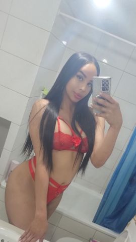 Amelia Vega