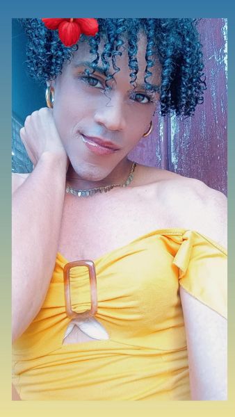 Solo quiero hacerte feliz y complacerte es mi primer deseo 