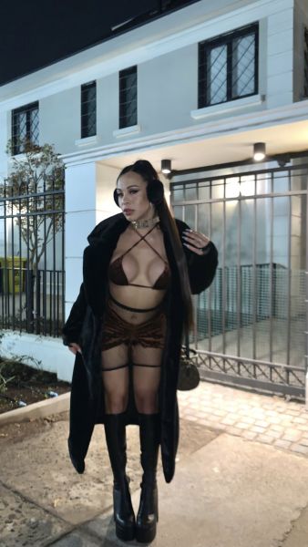 💋 Hola bombones, soy Ayleen, una bellísima trans que lo tiene todo para enamorarte a primera vista 😘, soy de estatura baja y suelo andar natural, soy educada y aventurera jiji 
 Sensual, femenina y con un encanto que no pasa desapercibido☺️

Te aseguro un trato dulce, exquisito y lleno de pasión, nadie se arrepiente ! Muakkk 

🕓 Estoy disponible las 24 horas para que vivamos juntos una experiencia inolvidable, sin prisas y con mucha complicidad 😏📲💋