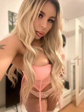 Julia Blondie