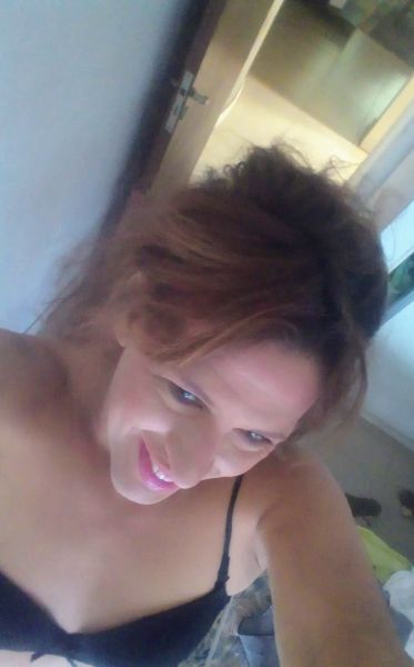 Hola bombón, soy Roo 🔥 chica simpática, divertida y muy sexual 🔥disponible para darte el mejor servicio bien completo para vos!!🙊💋 Pasiva y Activa como  desees 😍 te saco la leche con la boca o la cola?? . Contame tus fantasías 🔥 me gustan los besos, pajas, el sexo oral,besos negros,  juego de roles,💖🍆 Consultame por Masajes Profesionales
Estoy sola en mi casa ,aire acondicionado e higiene y confort.. zona termi de cole, entrada es rápida y discreta😘 
No dudes en llamarme para pasar un rico momento!!! 