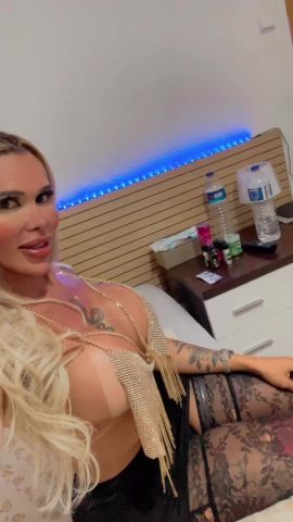 Nikole Jolie