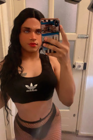 Hello my loves, I am Shanell, a beautiful transsexual, well endowed 21cm, very big round ass and upturned, I love the party, sexual games, domination sadomasochism and more, contact me