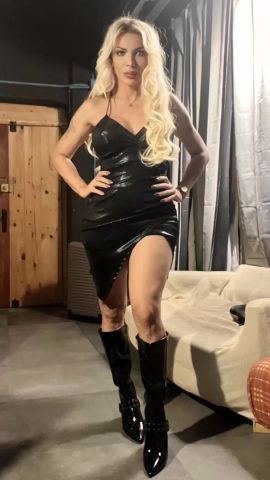 Amanda Lear