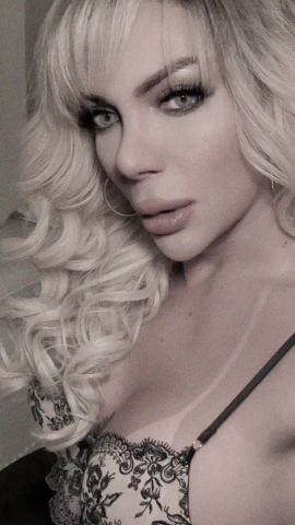 Amanda Lear