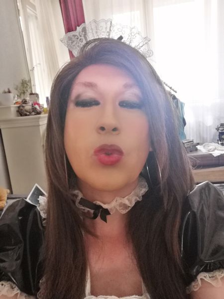 Ich bin ein sexy Transgirl und ich liebe Sex . meine vorlieben sind Bj , Smoking Blowjob , Face fuck ,Cumshot , AV DAP , BDSM , Drowning passiv , Sekt und Kaviar . Machs mir Doggy ! miau