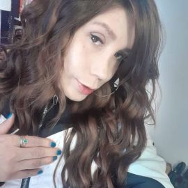 Angela Guzmán
