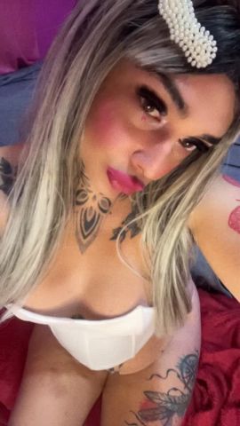 Nena Caliente