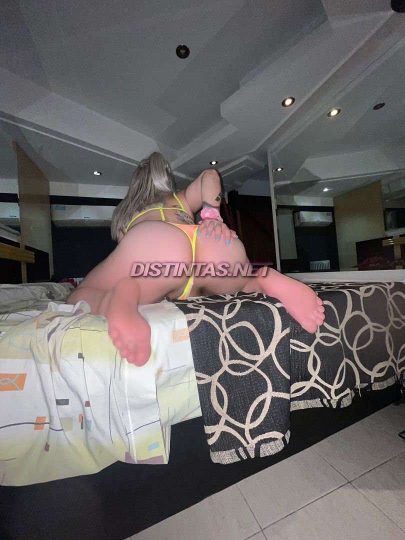 Nena Caliente