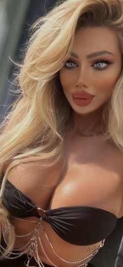 Qamar Barbie