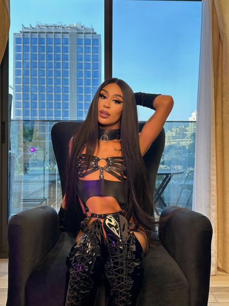 Hi my loves, my name is Manelyk 21 years old and I just arrived in town.. I am a transsexual, Brazilian and very fiery! with a beautiful 23cm toy ready to satisfy all your desires. I love being an active dominatrix! But I can also be your girlfriend 