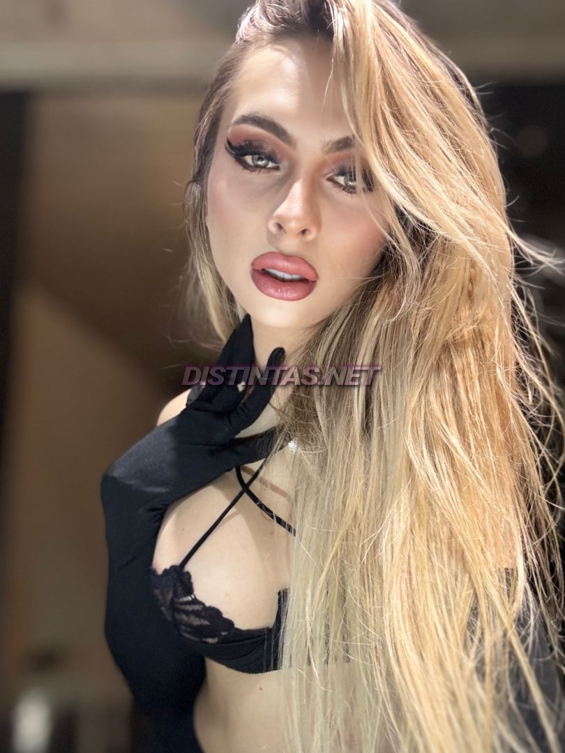 Alexandra Leon