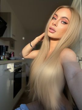 Alexandra Leon