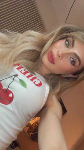 Alexandra Leon