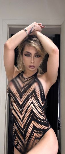Alexandra Leon
