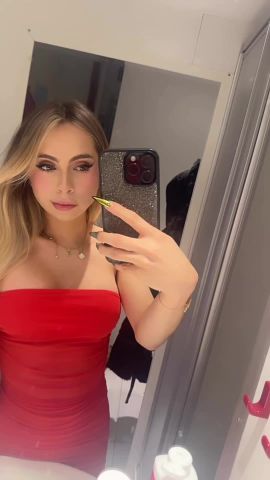Alexandra Leon