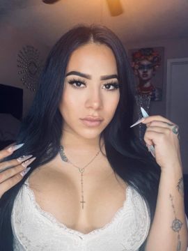 Busty Ivette