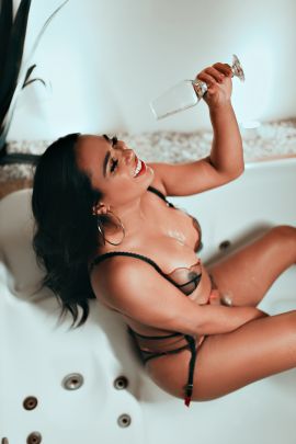 Ariana Bastos 