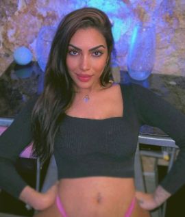 Anitta 100% feminine