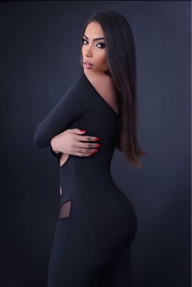 Anitta 100% feminine
