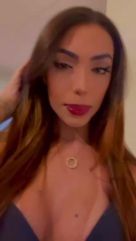 Anitta 100% feminine