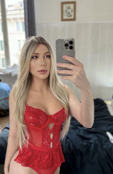 Brazilian Barbie.🇧🇷🔥😈 
——🌟🌟
Beautiful, delicious, absolute novelty 🔥💋 first time touring the UK 💋🔥

My name is Sophia; I'm 22 years old, 1.70m tall, 70kg, fit body, beautiful, educated, a true trans woman of a high standard. Always available and eagerly waiting for you, with that complete service that won't be lacking in anything.

Top trans-Brazilian 100% genuine photos!!! 🔥😍 everyone says I'm more beautiful in person than in the pictures.. don't waste time and visit me 🥰 and a beautiful 9” device, always very hard and working fully for your enjoyment. I'm active and passive; let's play a nice game with a kiss on the mouth, with a nice 69 🍼 👅, fucked without rushing...

Feel free to try all your curiosities and make you ask for more!
I'm in a luxury apartment. I also go to hotels and travel. I make links and sell packages with videos. Be brief and polite. 💋🔥