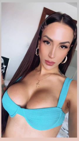Elizabeth Leon