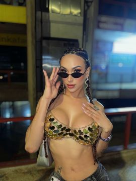 Elizabeth Leon