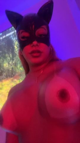 Daniella Hot