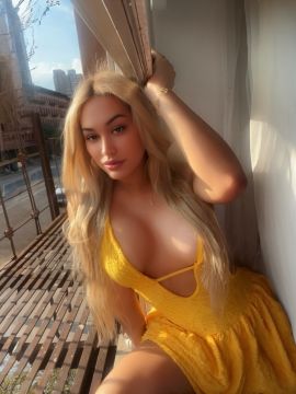 Daniella Hot