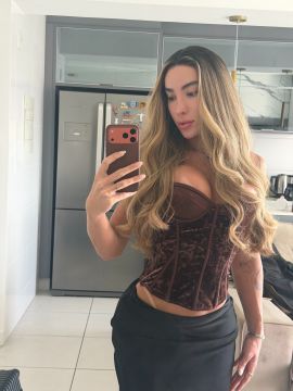 THE MOST FEMININE XL