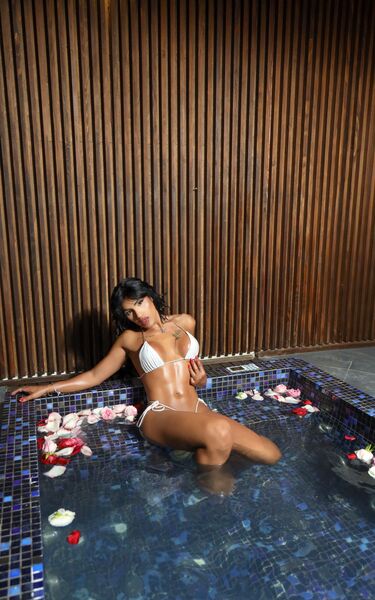 Acompanhante Trans Erikka Muniz em Dubai