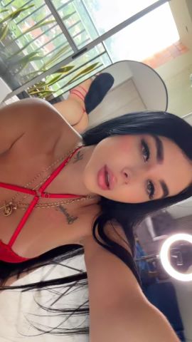 Emily Muñeton
